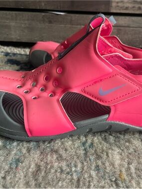Nike kids girls Hot Pink and Gray Slide Sandals